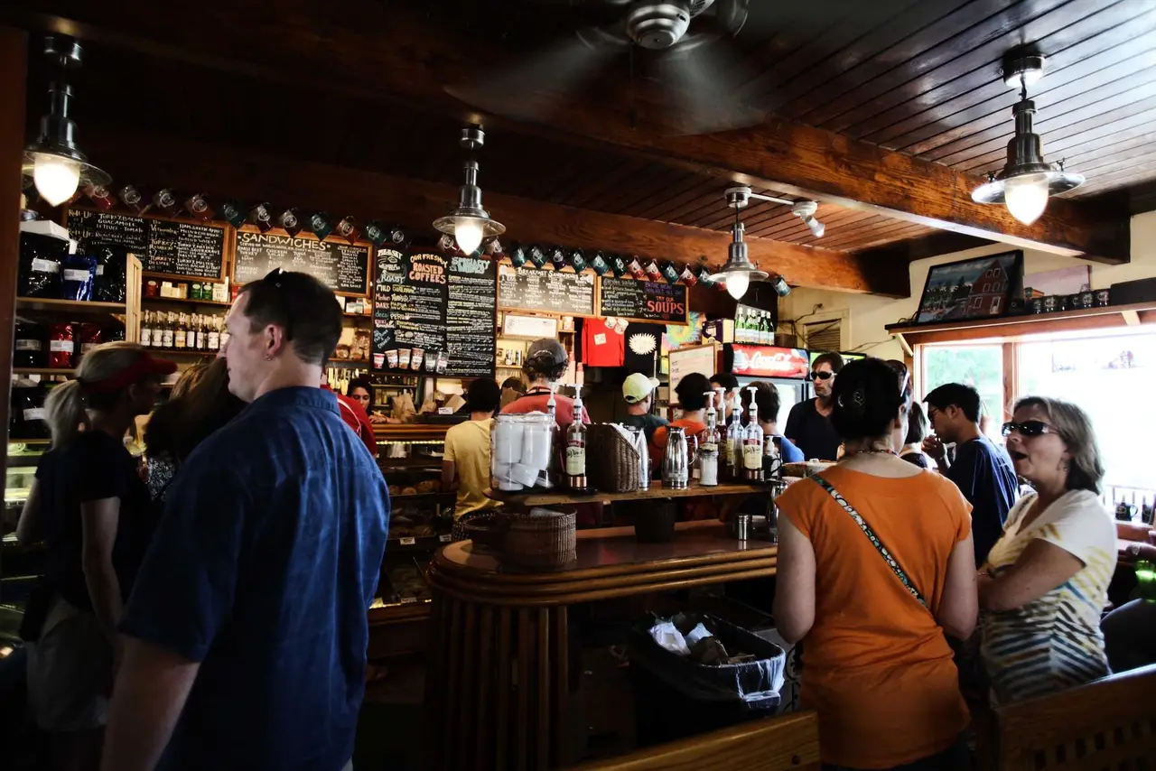 Soirée dans un bar animé